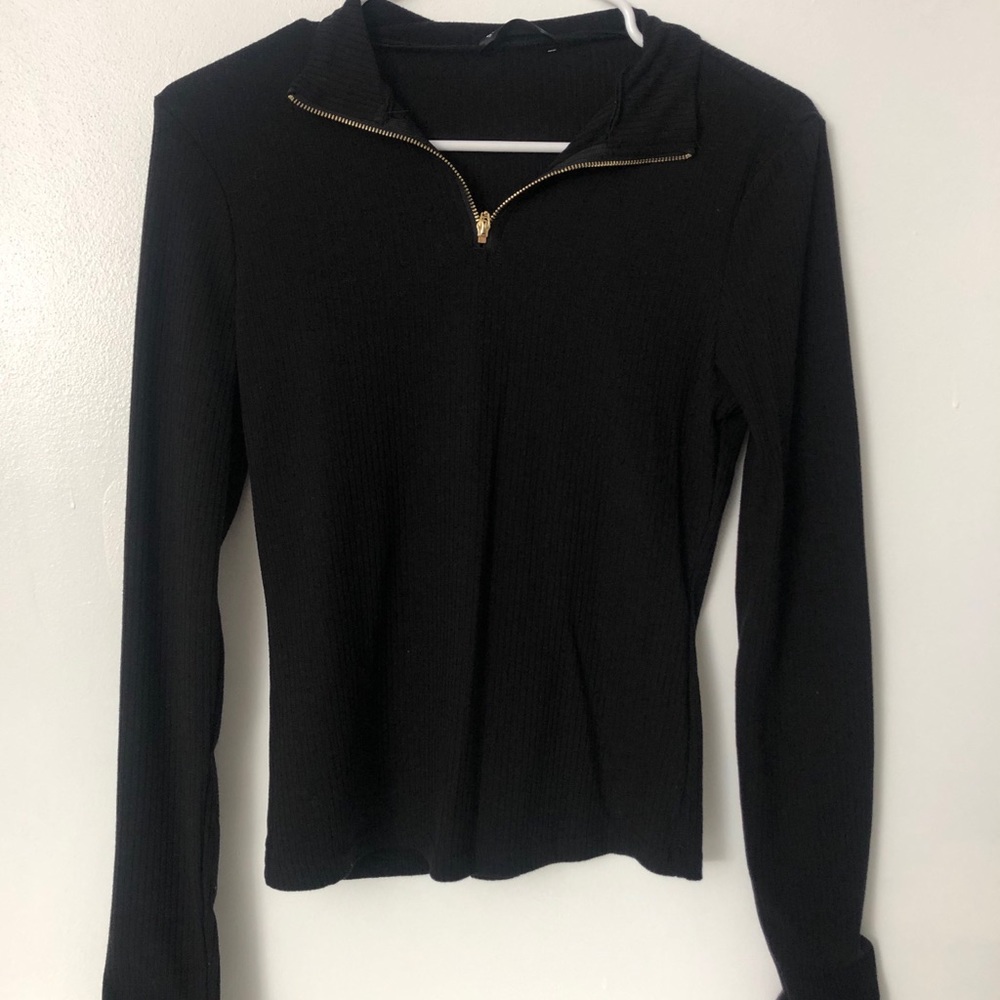 Fitted long sleeve